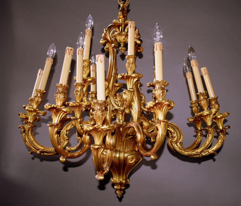 20 lights gilt bronze chandelier