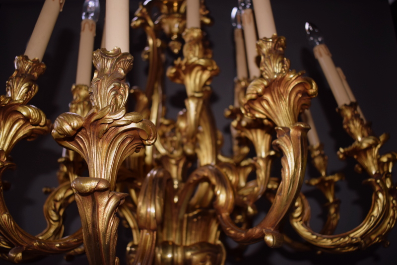 20 lights gilt bronze chandelier