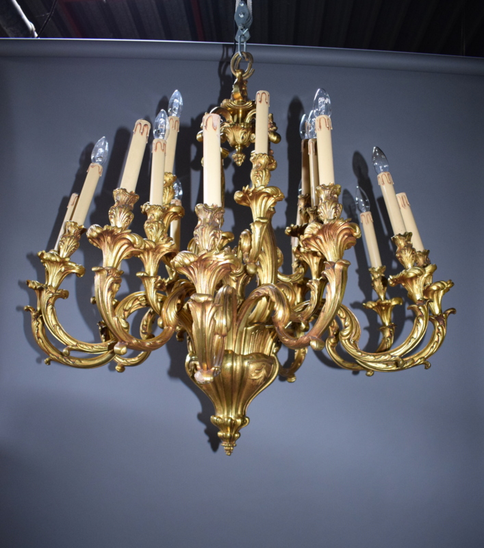20 lights gilt bronze chandelier
