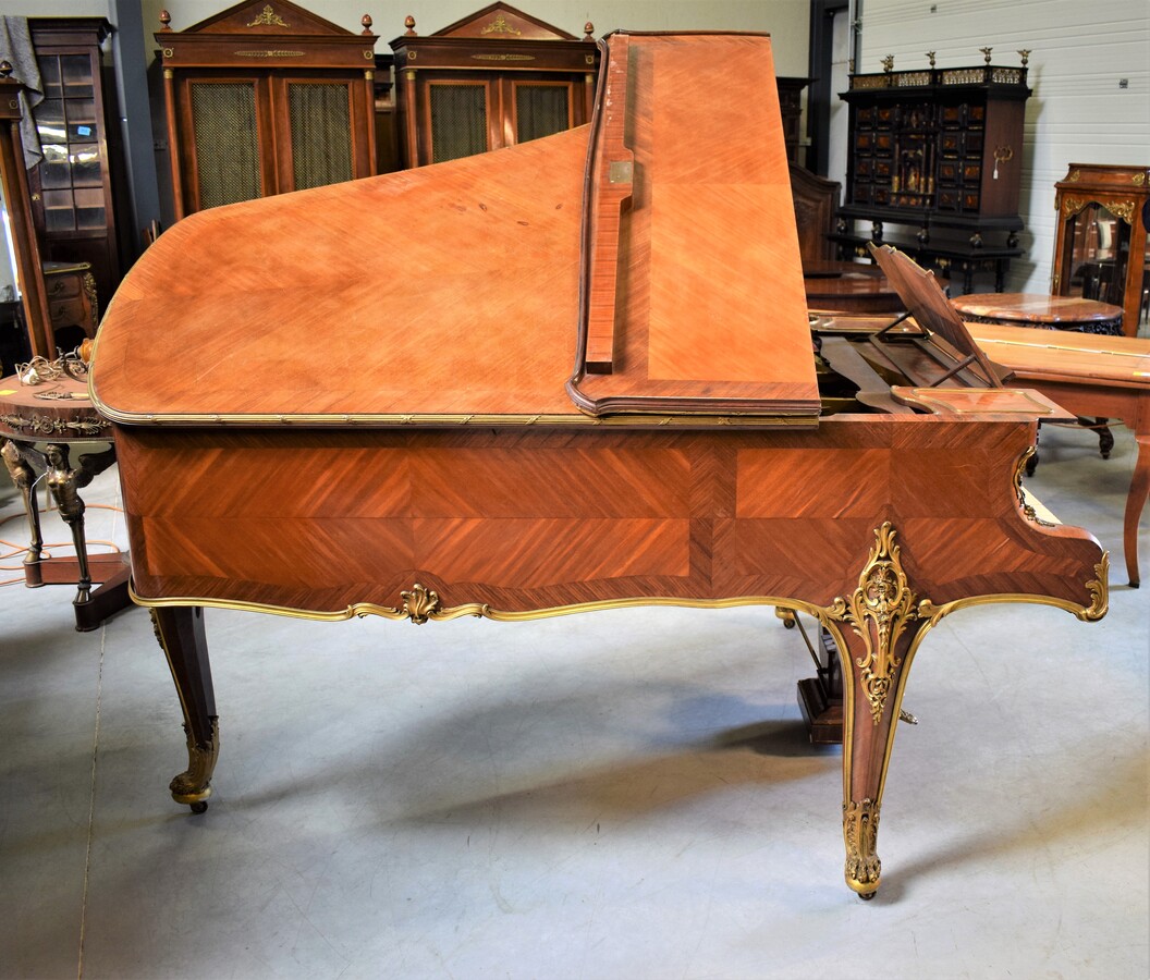 Baby Grand Piano Erard and François Linke France ca. 1900
