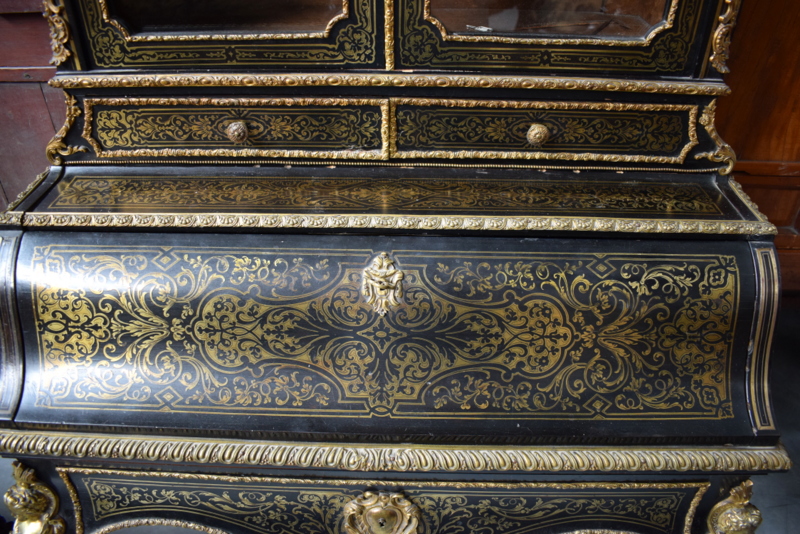 Boulle vitrine-secretaire