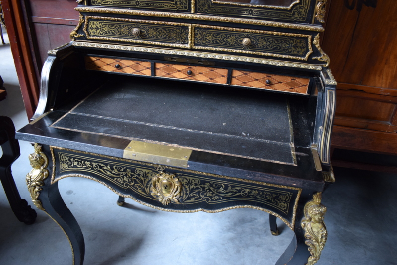 Boulle vitrine-secretaire