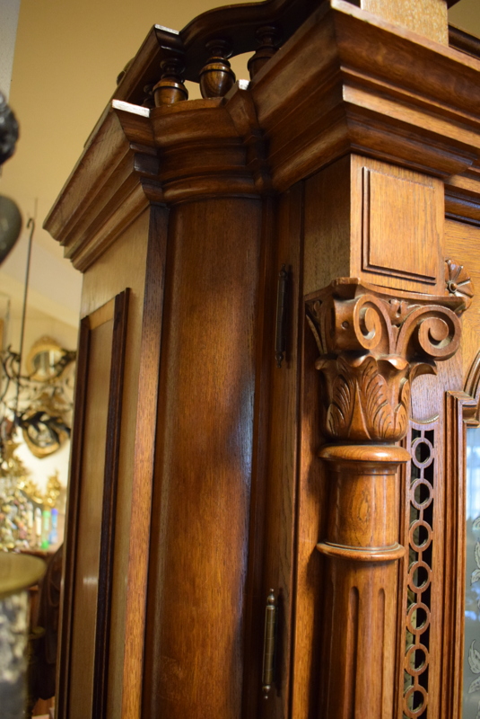 Coin-operated symphonion-orchestrion with 12 bells 