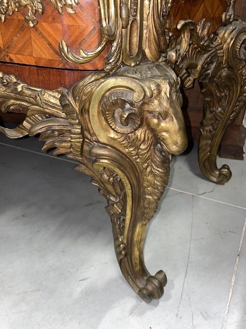 Commode Médaillier