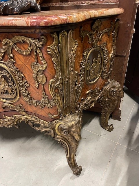 Commode Médaillier