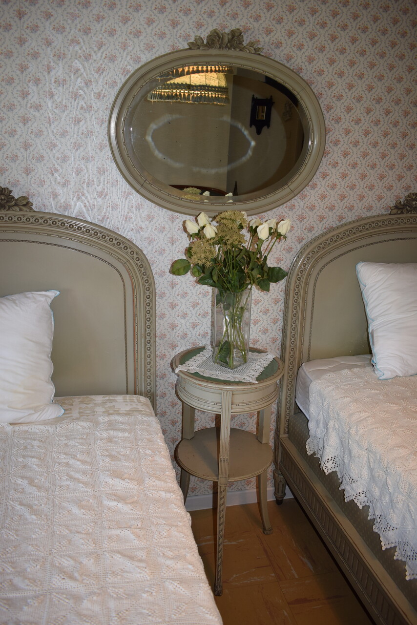Exceptional French Louis XVI style bedroom suite