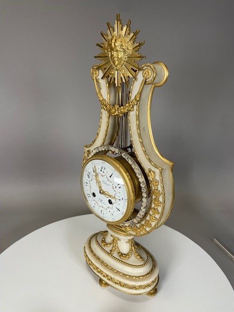 Lyra clock 