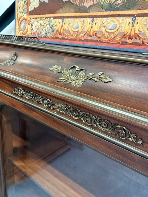 Pair of display cabinets - bookcases made in the Louis XVI stijle