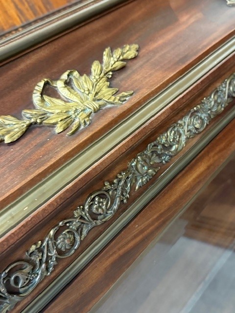 Pair of display cabinets - bookcases made in the Louis XVI stijle