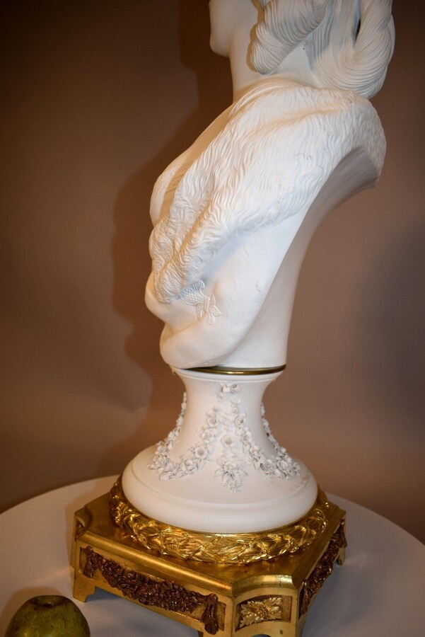 Palatial size bust of Marie-Antoinette
