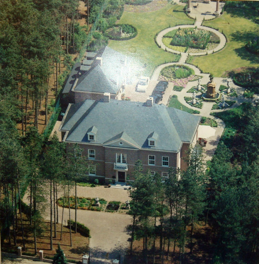 Three monumental columns in granit and belgian blue stone 